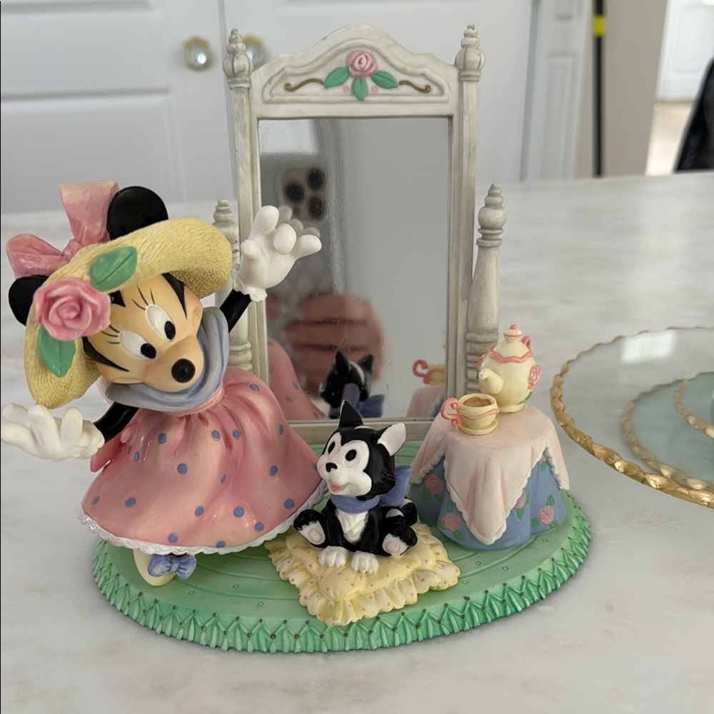 Disney Pink and Cream Minnie Mouse Vanity Accent